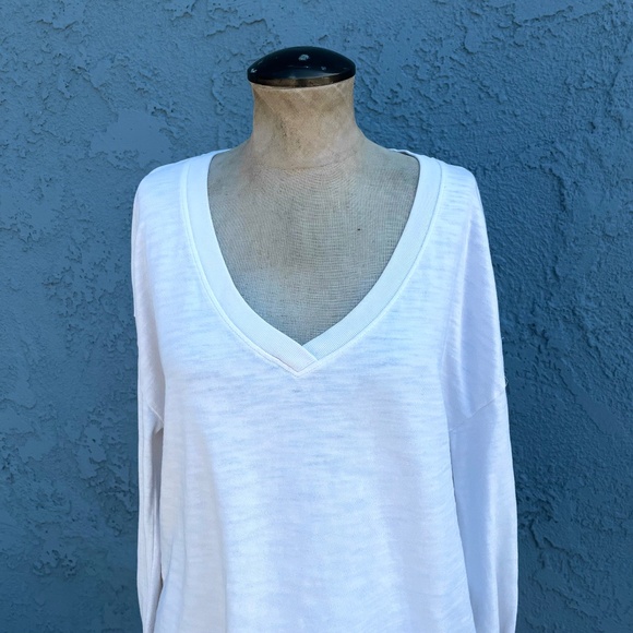 Nation Long Sleeve tee White V Neck Size Medium - Picture 1 of 7